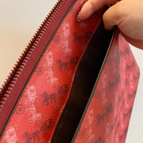 NWT!RARE! COACH HORSE AND CARRIAGE SIGNATURE PRINT RED LAPTOP TABLET MEN & WOMEN - Picture 5 of 7